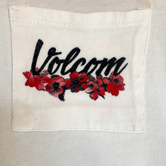 White Cropped Volcom Top with Pocket — ( ! Used ! ) - Picture 6 of 6